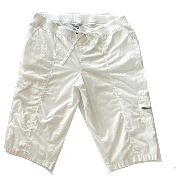 Catherine's Cargo Capris, White Size 2X (22/24w) - Picture 2 of 7